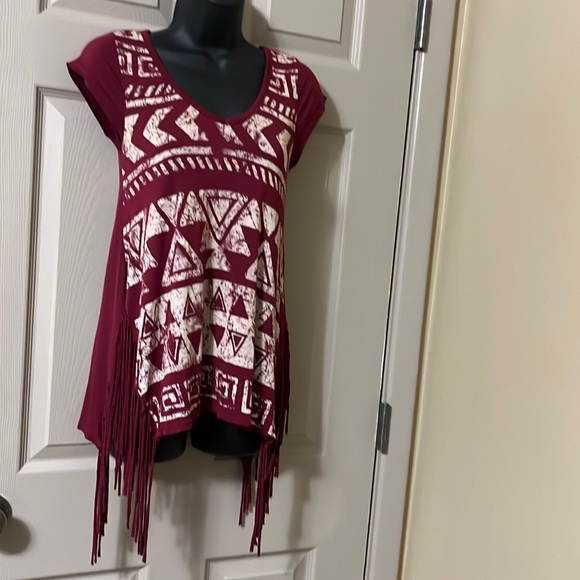 Wine colored soft rayon fringed tee - Picture 1 of 4